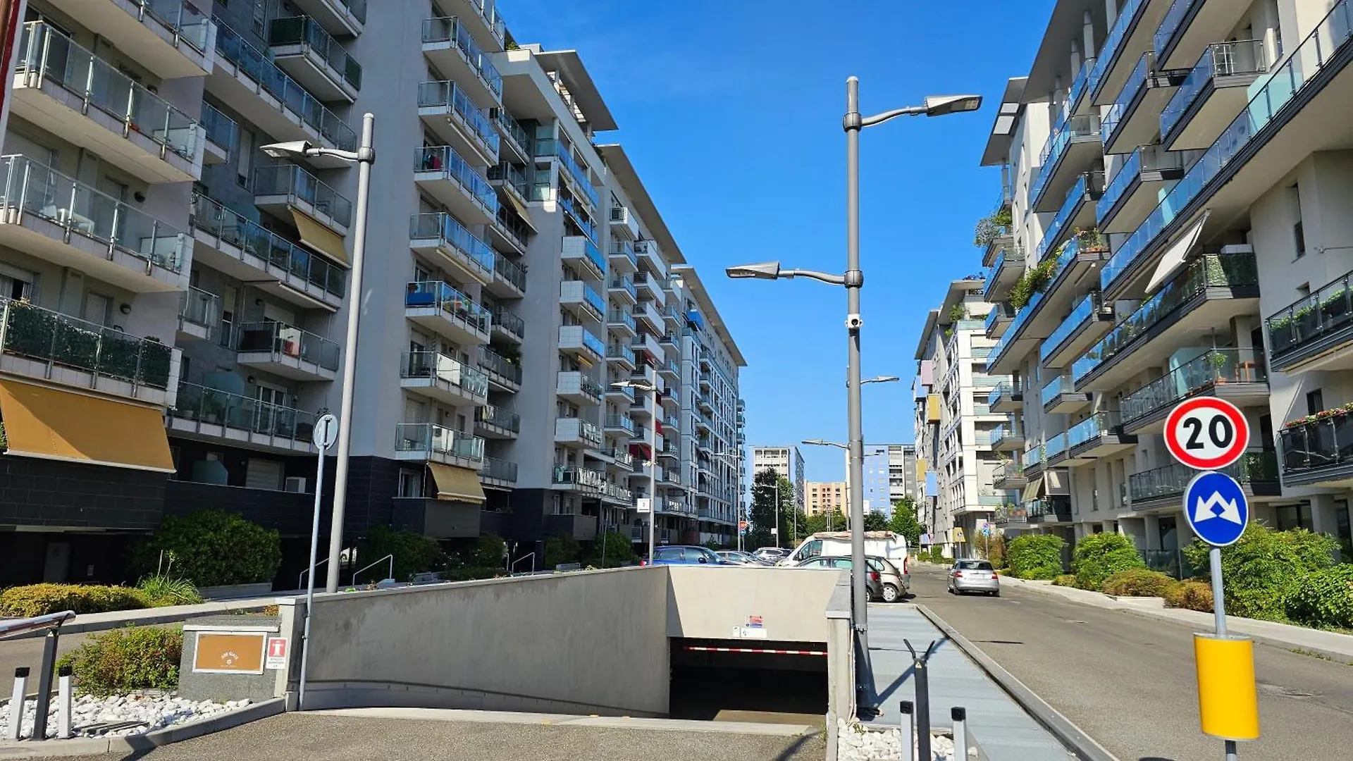Apartament Skyline Milano-Terrazza E Box Auto Esclusivo  Mediolan